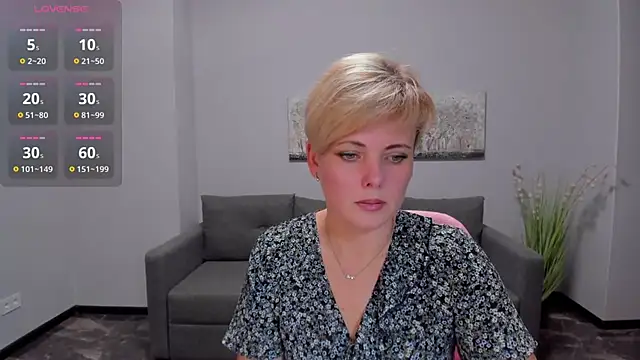 Julia Wilsone online show from 10, 12, 2024