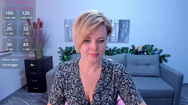 Julia Wilsone online show from 5, 1, 2025