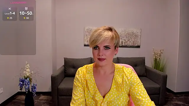 Julia Wilsone online show from 17, 9, 2025