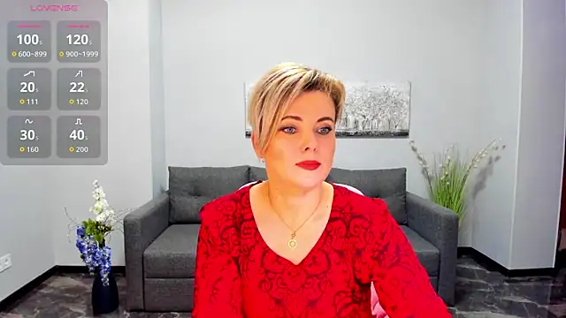 Julia Wilsone online show from 30, 11, 2025