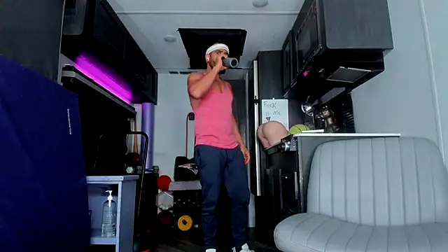 Snapshot of DirtyDrizzy chatting on 13, 2, 2026 DirtyDrizzy online show from 13, 2, 2026