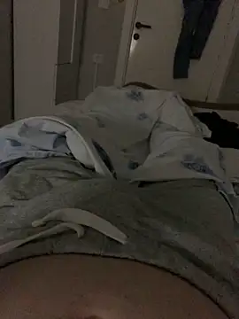 Snapshot of Erenn34 chatting on 11, 9, 2025 Erenn34 online show from 11, 9, 2025