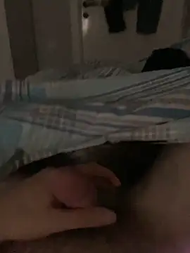 Snapshot of Erenn34 chatting on 12, 10, 2025 Erenn34 online show from 12, 10, 2025