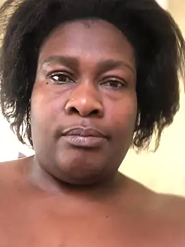 Snapshot of bustytitsxxx chatting on 25, 5, 2026 bustytitsxxx online show from 25, 5, 2026