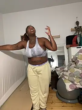 Goddess Nafeesha online show from 23, 10, 2025