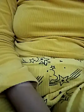 Snapshot of dinaa-18 chatting on 11, 11, 2025 dinaa-18 online show from 11, 11, 2025