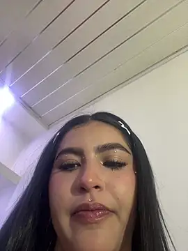 Snapshot of _luna_torres chatting on 12, 7, 2026 luna torres online show from 12, 7, 2026