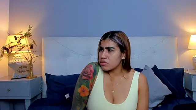 SaraaJhonsonn online show from 22, 11, 2025