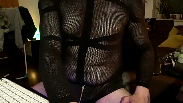 Snapshot of tomz0819 chatting on 2, 10, 2025 tomz0819 online show from 2, 10, 2025