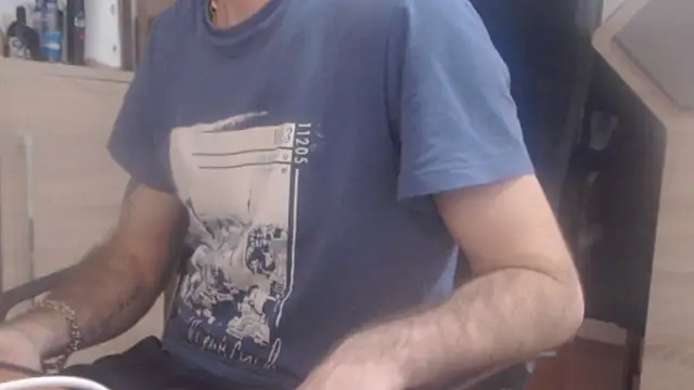Snapshot of uncutguy01 chatting on 22, 12, 2024 uncutguy01 online show from 22, 12, 2024