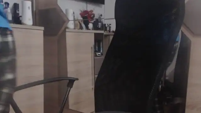 Snapshot of uncutguy01 chatting on 28, 12, 2024 uncutguy01 online show from 28, 12, 2024