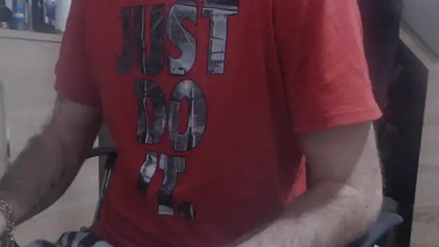 Snapshot of uncutguy01 chatting on 31, 12, 2024 uncutguy01 online show from 31, 12, 2024