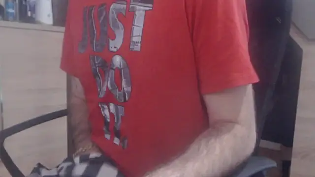 Snapshot of uncutguy01 chatting on 31, 12, 2024 uncutguy01 online show from 31, 12, 2024