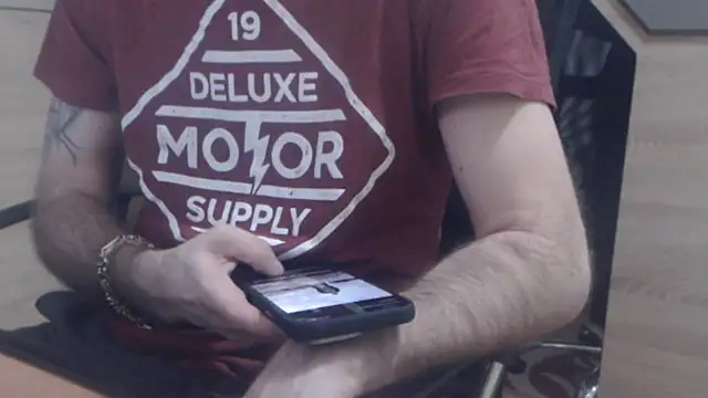 Snapshot of uncutguy01 chatting on 15, 1, 2025 uncutguy01 online show from 15, 1, 2025