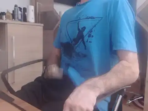 Snapshot of uncutguy01 chatting on 5, 2, 2025 uncutguy01 online show from 5, 2, 2025