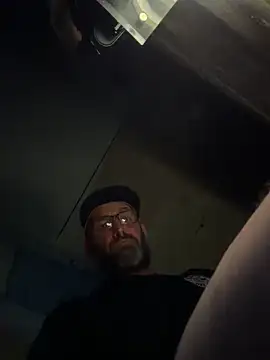 Snapshot of pipeload1275 chatting on 23, 11, 2025 pipeload1275 online show from 23, 11, 2025