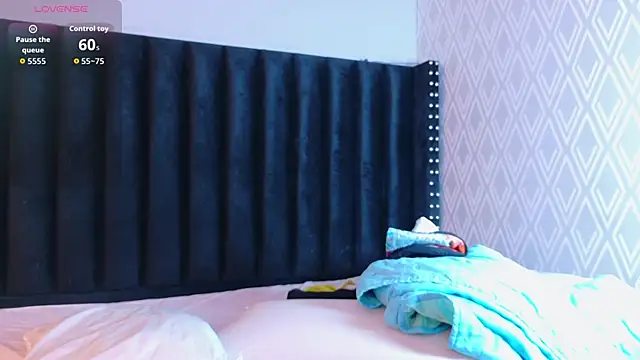 littleebluee online show from 7, 2, 2026