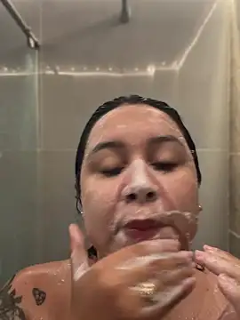 Snapshot of Pretty_Isadora chatting on 4, 7, 2026 Pretty Isadora online show from 4, 7, 2026