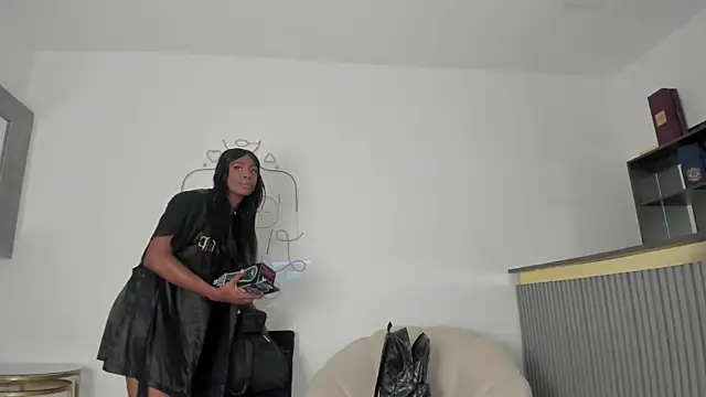 Snapshot of Vero_Lodge chatting on 3, 10, 2025 Vero Lodge online show from 3, 10, 2025