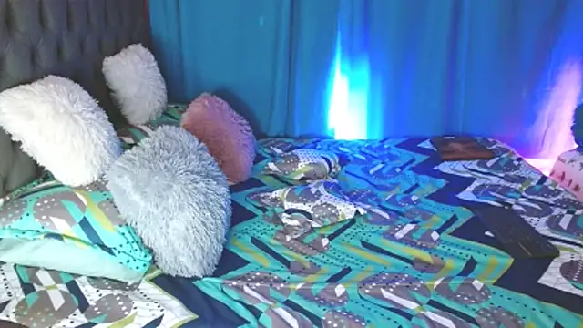 Kerly Lopez online show from 9, 4, 2026