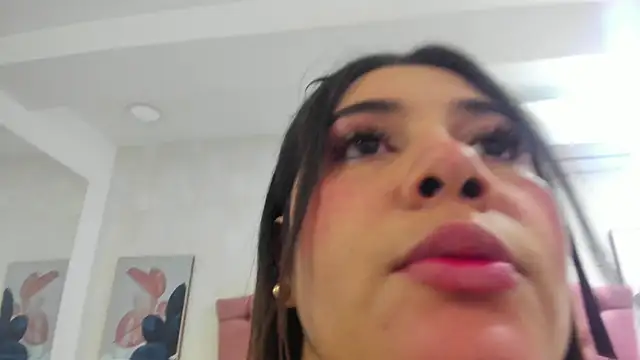 ThyaraJhons online show from 7, 4, 2026