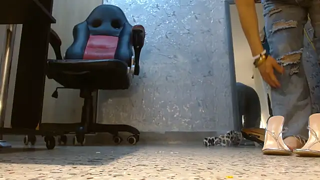 Samantabrown  online show from 26, 3, 2026