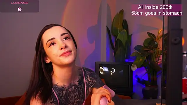 Snapshot of EvaCanton chatting on 1, 4, 2026 EvaCanton online show from 1, 4, 2026