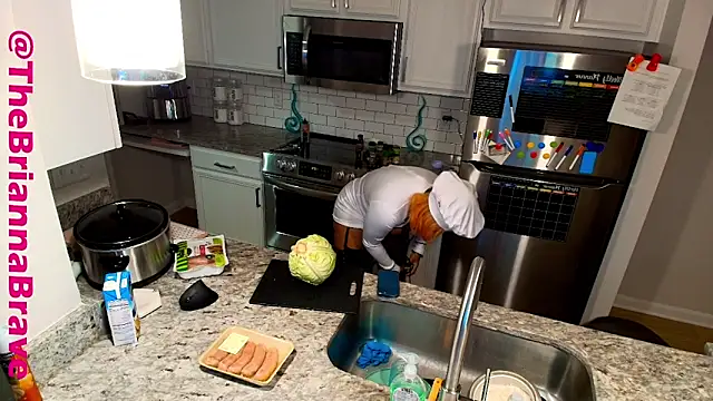 BriannaBrave online show from 23, 11, 2025