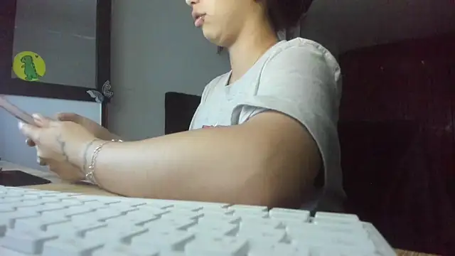 Snapshot of Fiore_Sanz_ chatting on 23, 12, 2024 Fiore Sanz online show from 23, 12, 2024