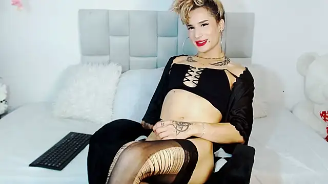Snapshot of miasmith17 chatting on 2, 3, 2025 miasmith17 online show from 2, 3, 2025