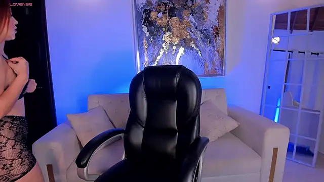 SamanthaKlein  online show from 8, 2, 2025