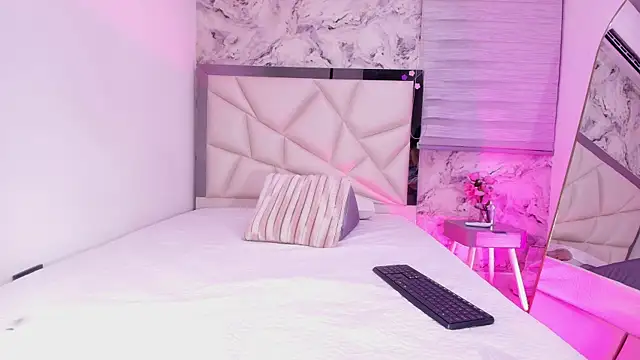 kendal rossi online show from 12, 4, 2026