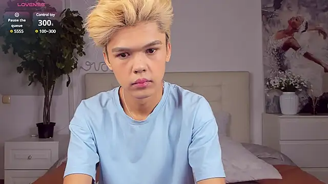 Felix Rey online show from 2, 3, 2025