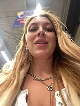 Snapshot of Sweet___Emily chatting on 4, 12, 2024 Sweet   Emily online show from 4, 12, 2024