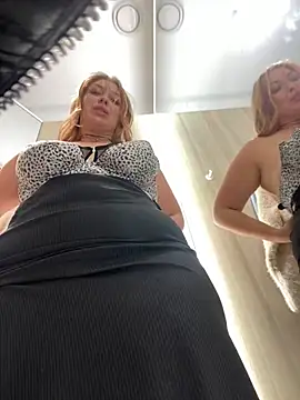 Snapshot of Sweet___Emily chatting on 15, 12, 2024 Sweet   Emily online show from 15, 12, 2024