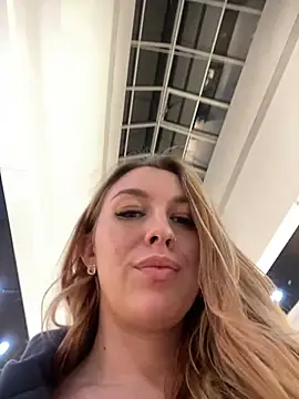 Snapshot of Sweet___Emily chatting on 31, 1, 2025 Sweet   Emily online show from 31, 1, 2025