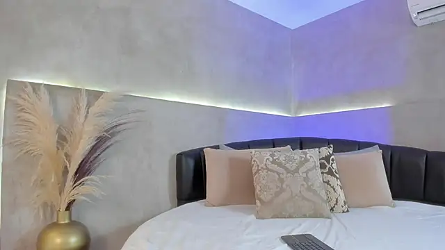 Nicol Lopez 1 online show from 3, 12, 2025