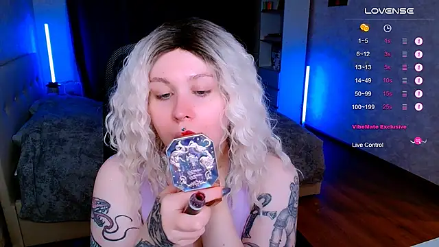 Snapshot of Blueberry-baby chatting on 4, 12, 2025 Blueberry-baby online show from 4, 12, 2025