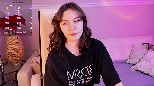 Snapshot of UnaMedison chatting on 6, 12, 2024 UnaMedison online show from 6, 12, 2024