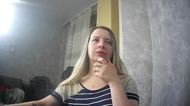 Snapshot of ViolaCandy chatting on 20, 11, 2025 ViolaCandy online show from 20, 11, 2025
