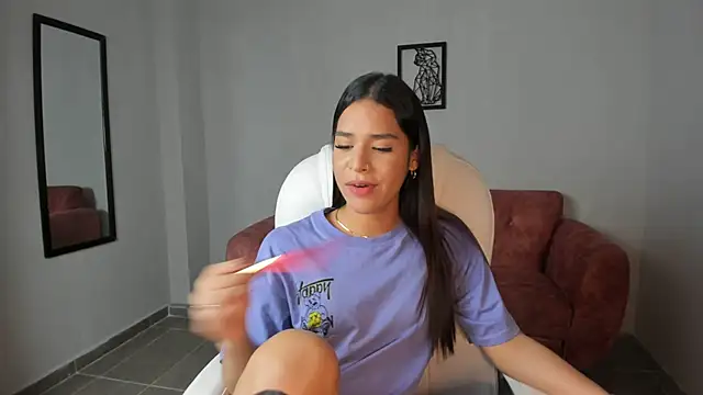 Snapshot of Alice23jones chatting on 6, 2, 2025 Alice23jones online show from 6, 2, 2025