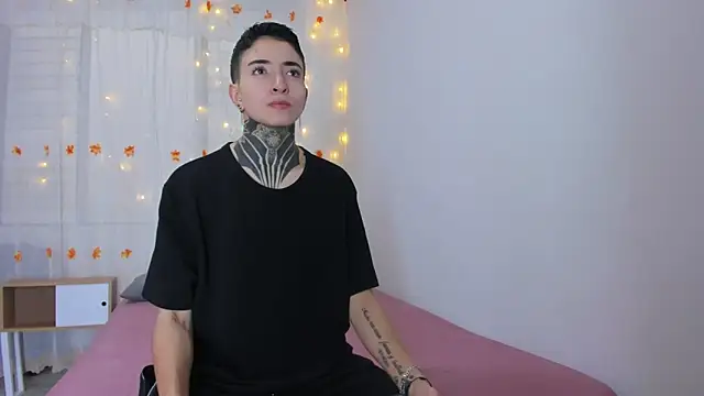 Tinny and Candy online show from 2, 11, 2025