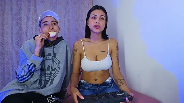 Snapshot of Tinny_and_Candy chatting on 6, 2, 2026 Tinny and Candy online show from 6, 2, 2026