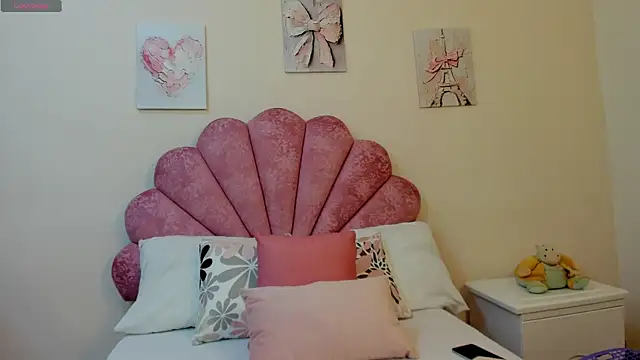 MilaaAdams online show from 30, 5, 2026