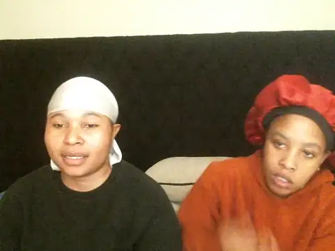 Snapshot of R-thequeen chatting on 26, 9, 2025 R-thequeen online show from 26, 9, 2025