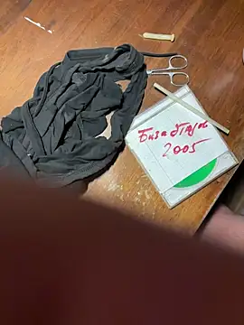 Ariel Ari online show from 6, 11, 2025