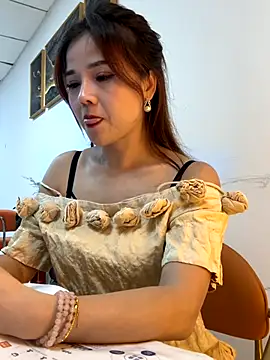 Efangfang online show from 4, 12, 2025