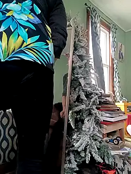 Snapshot of Bigloggz chatting on 5, 1, 2026 Bigloggz online show from 5, 1, 2026