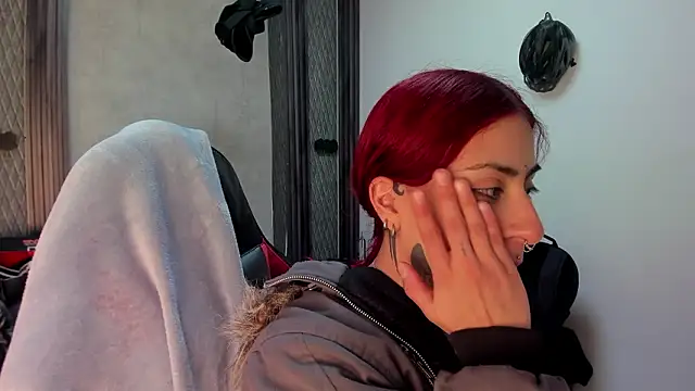 selene red  online show from 4, 2, 2026