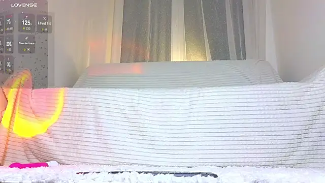 Tasha Miu online show from 15, 12, 2024